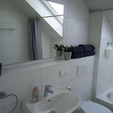 Apartment Frei 3 *