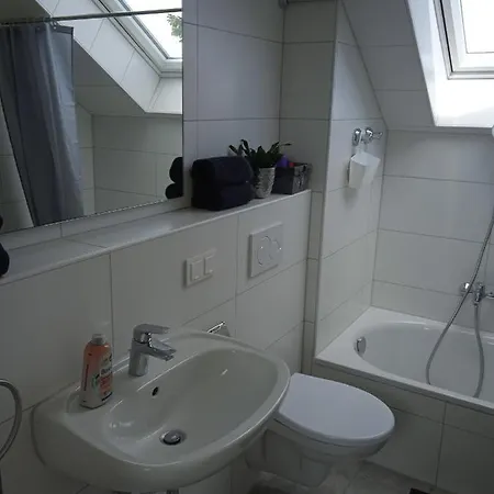 Frei 3 * Wiesbaden